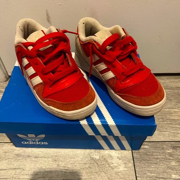 Kids Adidas shoes red size 10 1/2 forum low cl - Picture 1 of 5